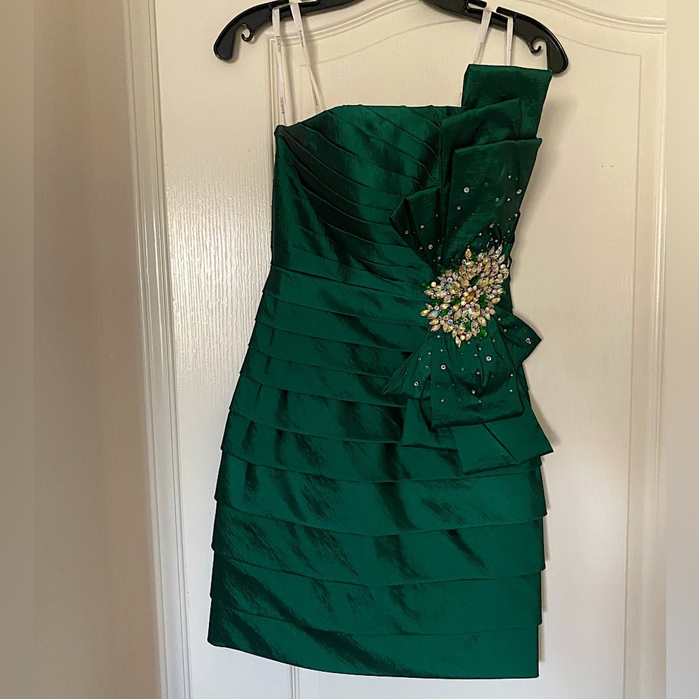 Tony Bowls cocktail dress